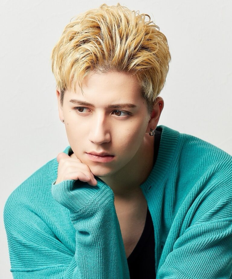 かきあげスタイルで男らしさアップ